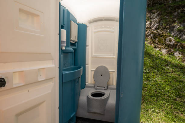 Best Porta potty rental near me  in Houghton, MI